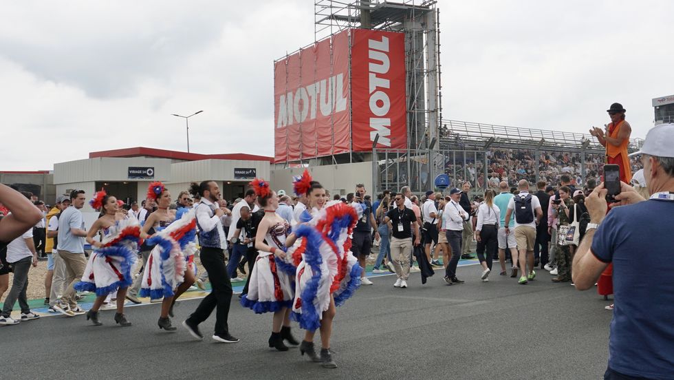 24 hours of le mans fans