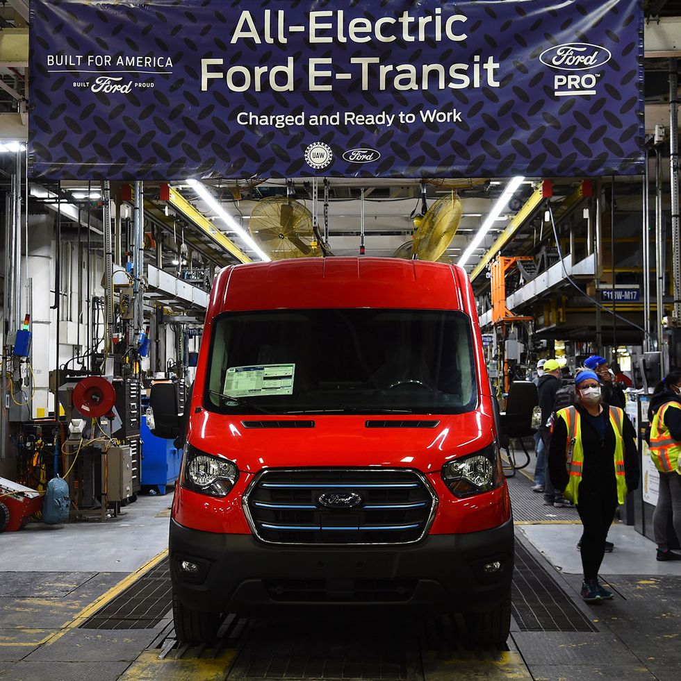 the new e transit is produced at kansas city assembly plant – ford’s first us plant to assemble both batteries and all electric vehicles in housephoto by dave kaupdave kaup photography913 219 3569davekaupphotogmailcomwwwdavekaupcom