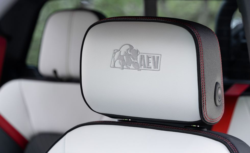 2024 gmc canyon at4x aev headrests