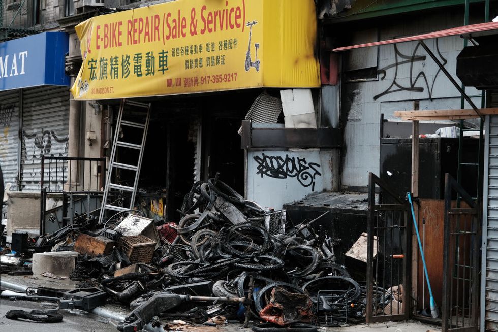 fire at e bike shop in lower manhattan kills 4 people