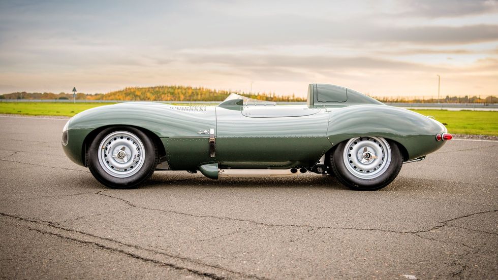 1956 jaguar dtype in green from side profile