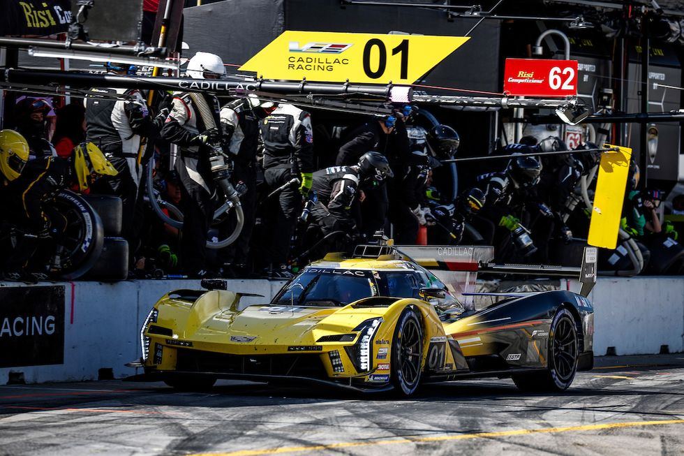 01 cadillac racing, cadillac vseriesr, gtp renger van der zande, sebastien bourdais, scott dixon, pit stop